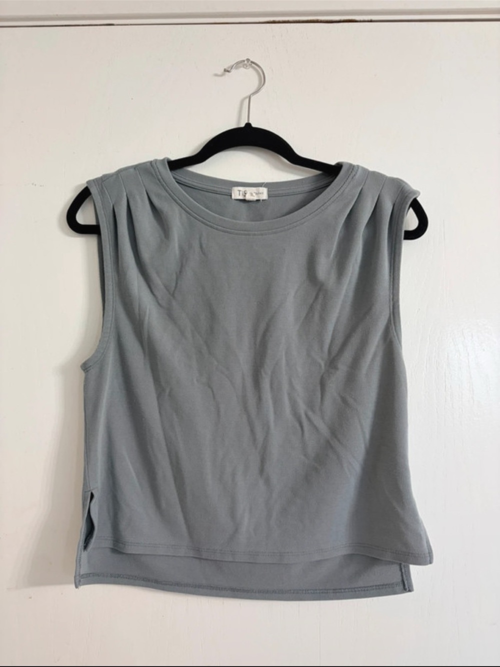 Sleeveless Crewneck Tank Top